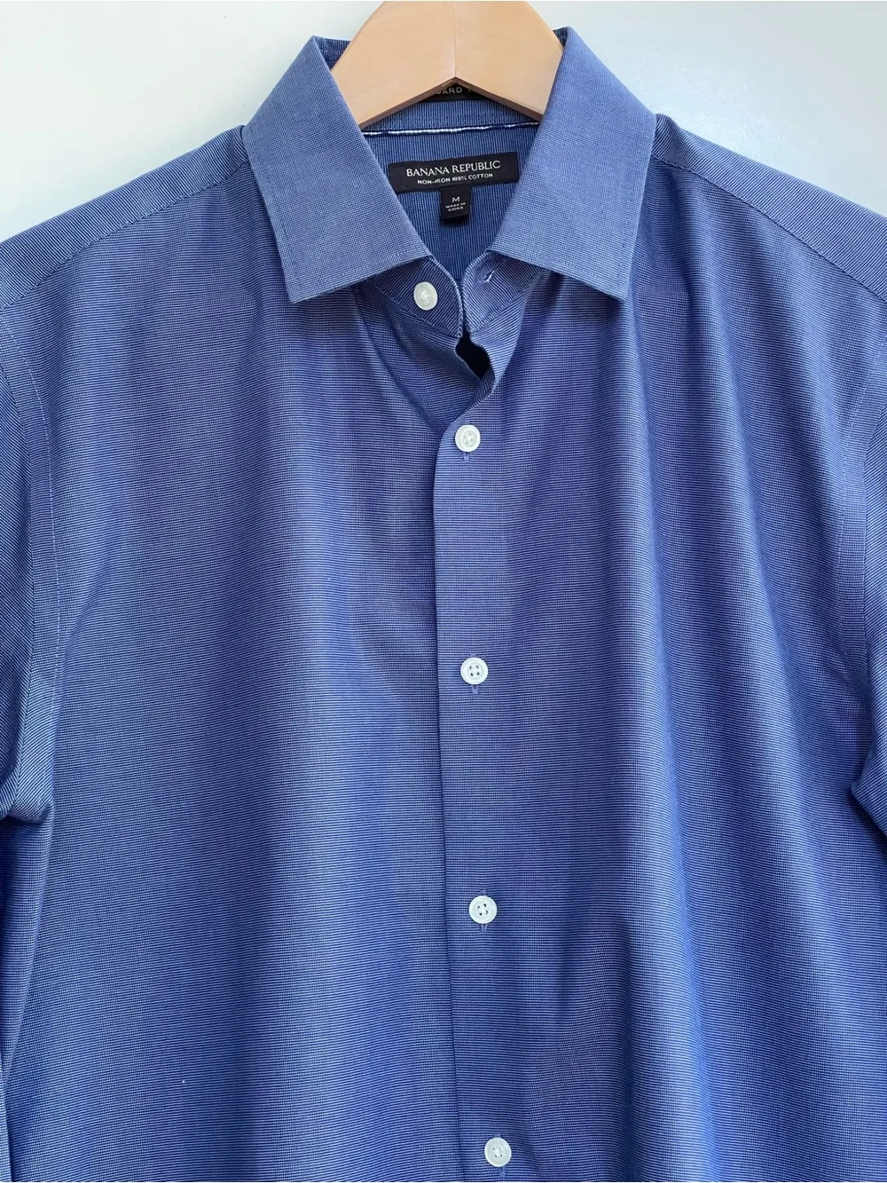 Banana Republic Men's Blue Shirt size M